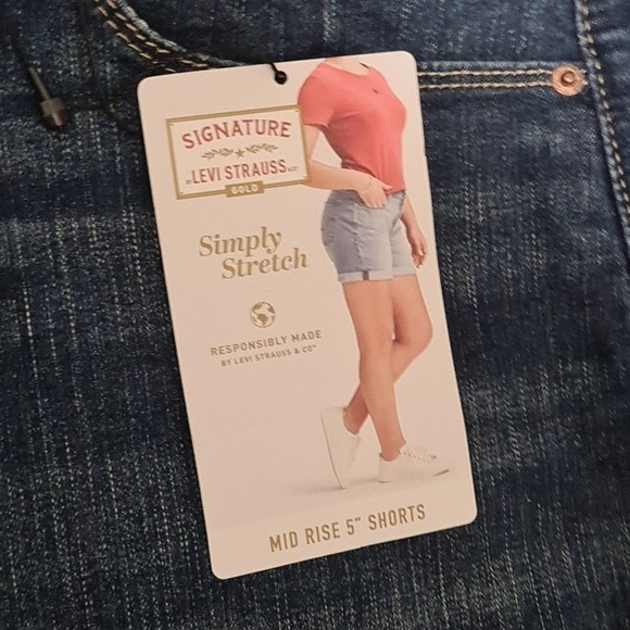 Levi's Denim Shorts Size‎ 6 NWT - Picture 3 of 8